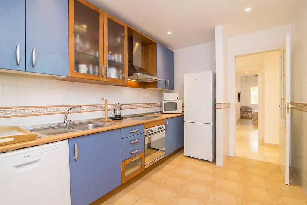 Apartment Golden Mile Oasis: Beachfront Family Haven at Puente Romano Marbella