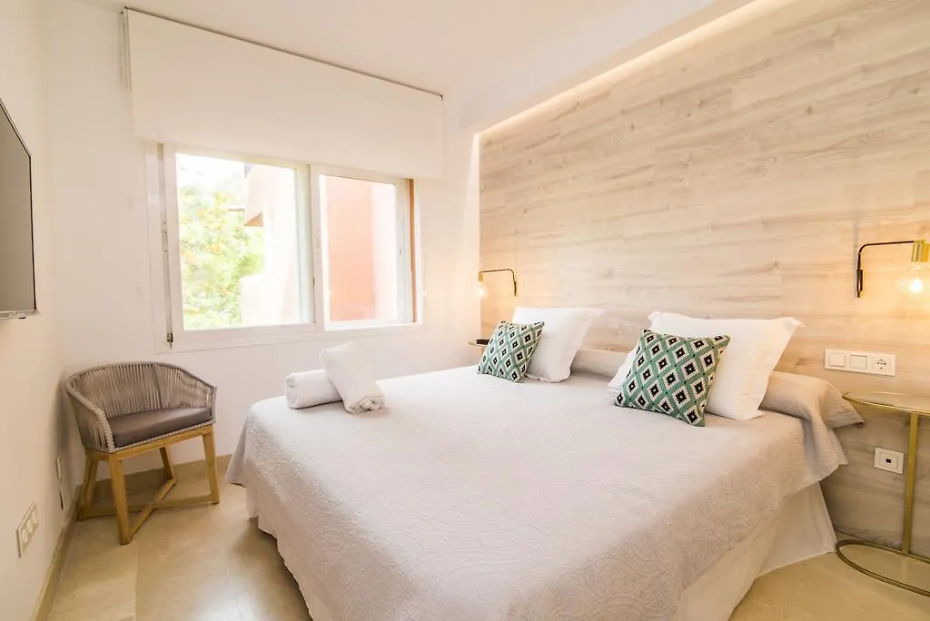 Apartment Golden Mile Oasis: Beachfront Family Haven at Puente Romano Marbella