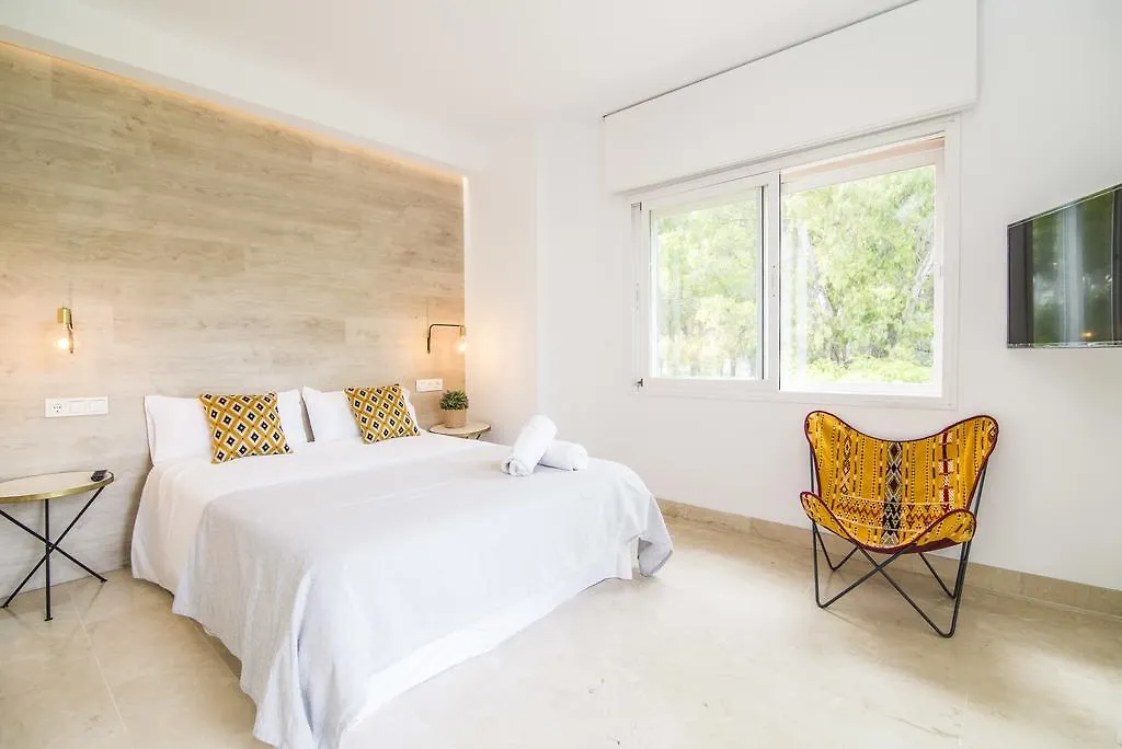 Golden Mile Oasis: Beachfront Family Haven at Puente Romano Marbella 0*,
