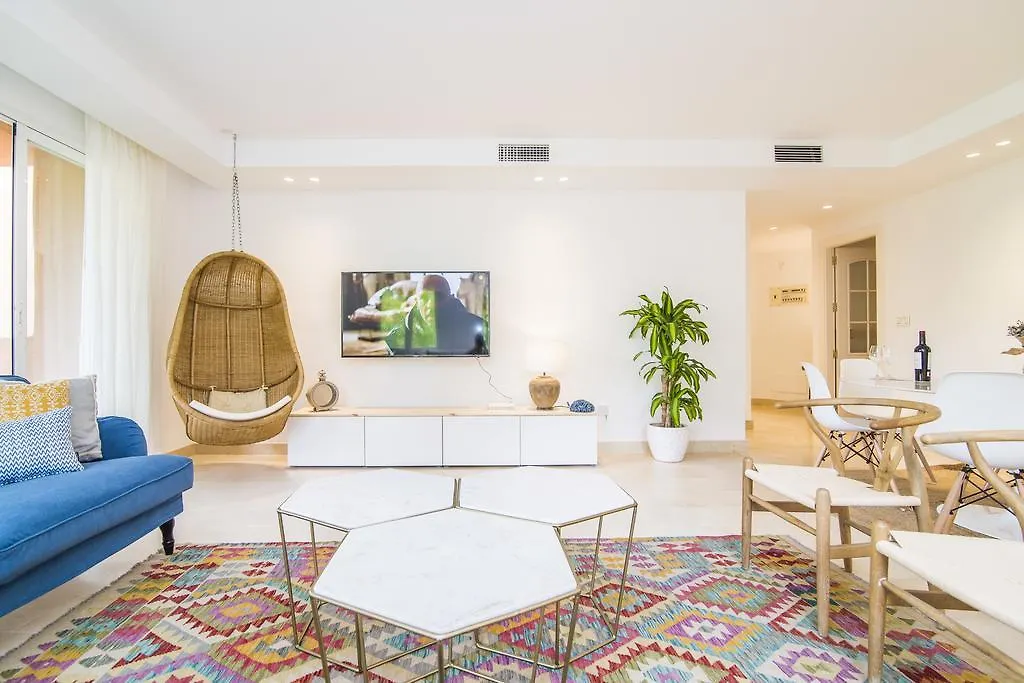 Golden Mile Oasis: Beachfront Family Haven at Puente Romano Marbella