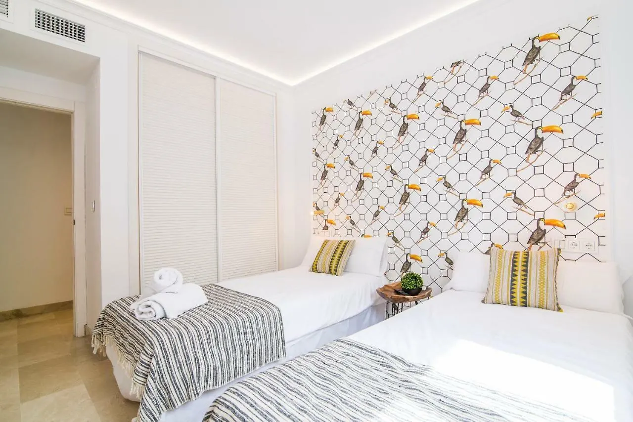 Golden Mile Oasis: Beachfront Family Haven at Puente Romano Marbella